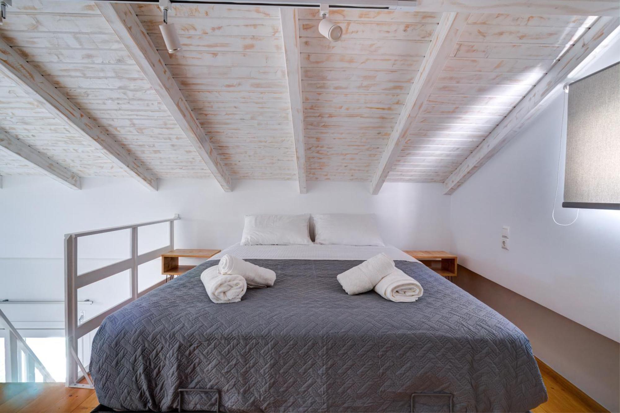 Molos Beachfront Apartments In Diakopto Esterno foto