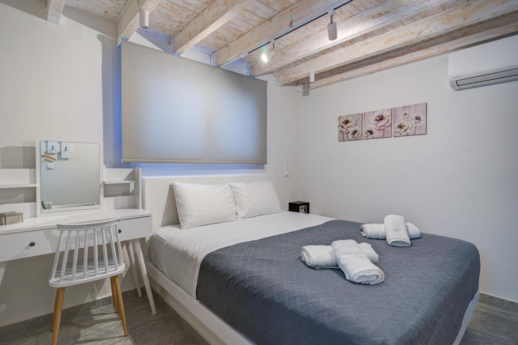 Molos Beachfront Apartments In Diakopto Esterno foto