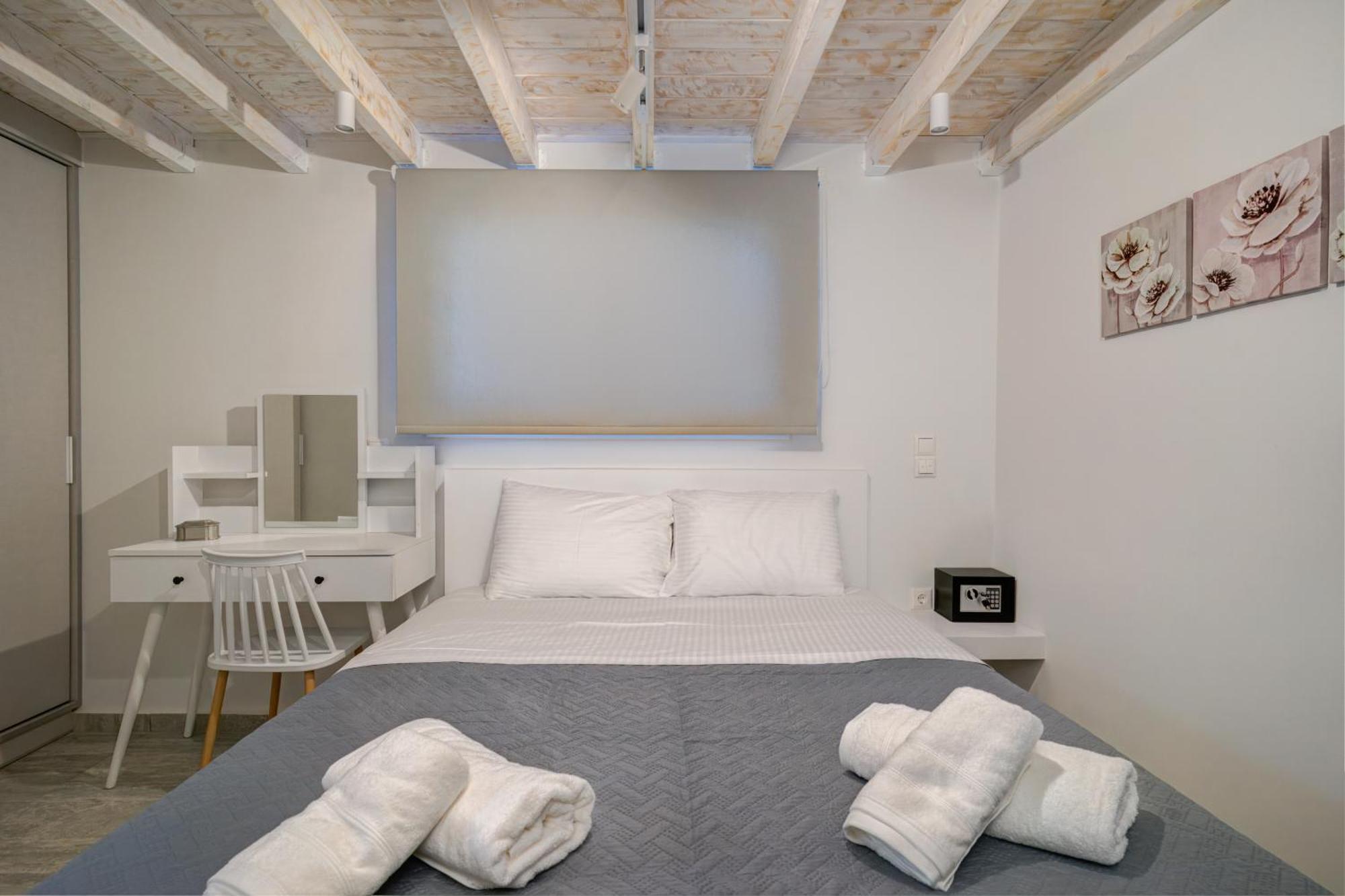 Molos Beachfront Apartments In Diakopto Esterno foto
