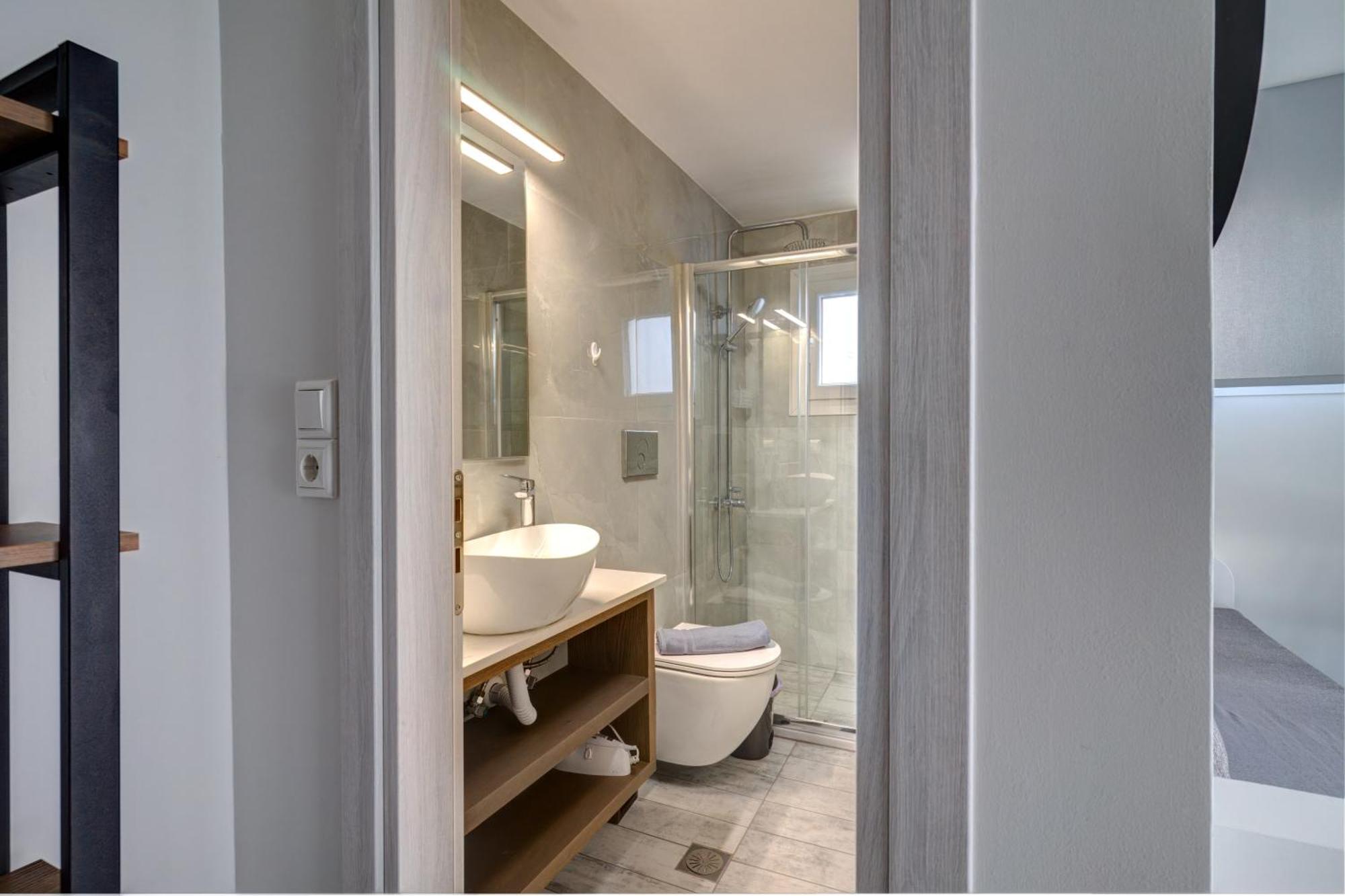 Molos Beachfront Apartments In Diakopto Esterno foto