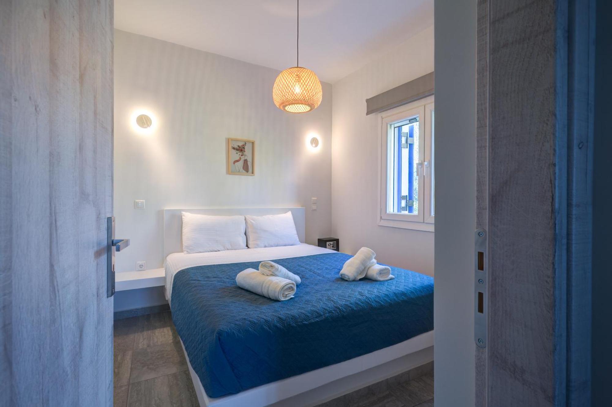 Molos Beachfront Apartments In Diakopto Esterno foto