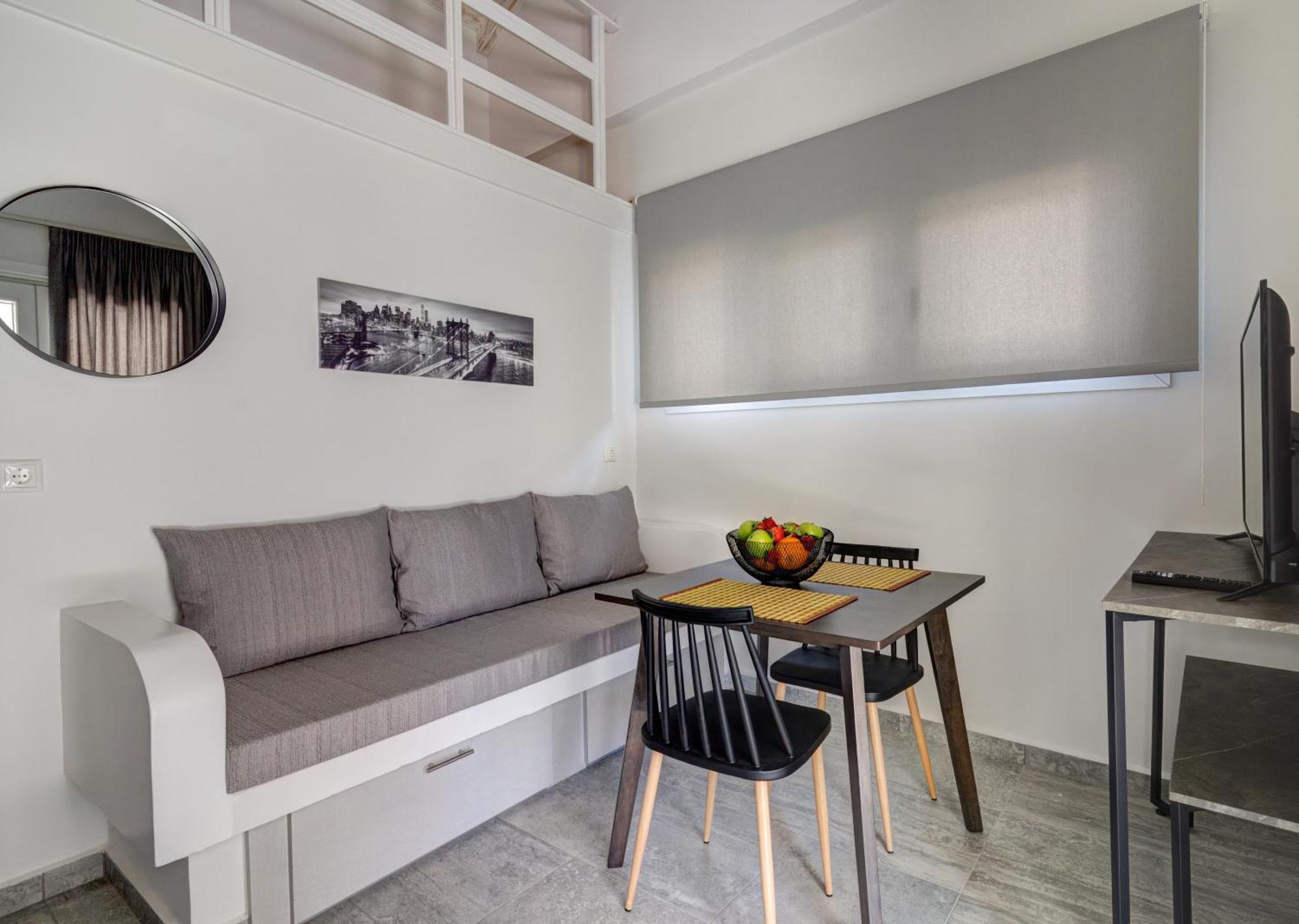 Molos Beachfront Apartments In Diakopto Esterno foto