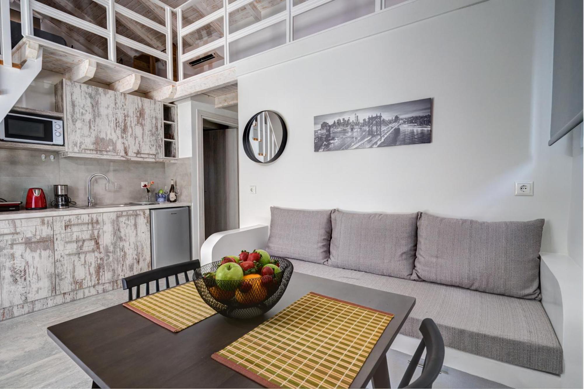 Molos Beachfront Apartments In Diakopto Esterno foto