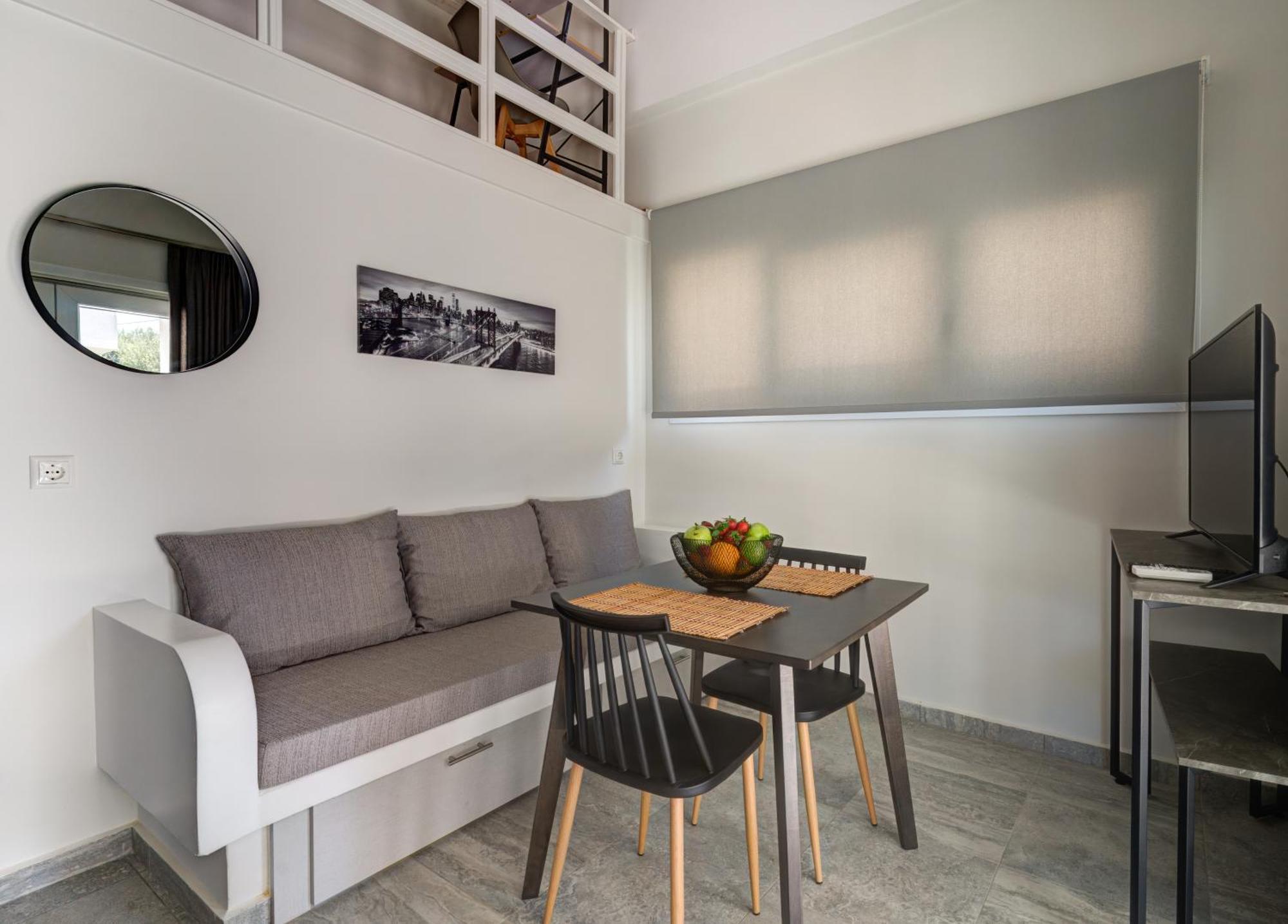 Molos Beachfront Apartments In Diakopto Esterno foto