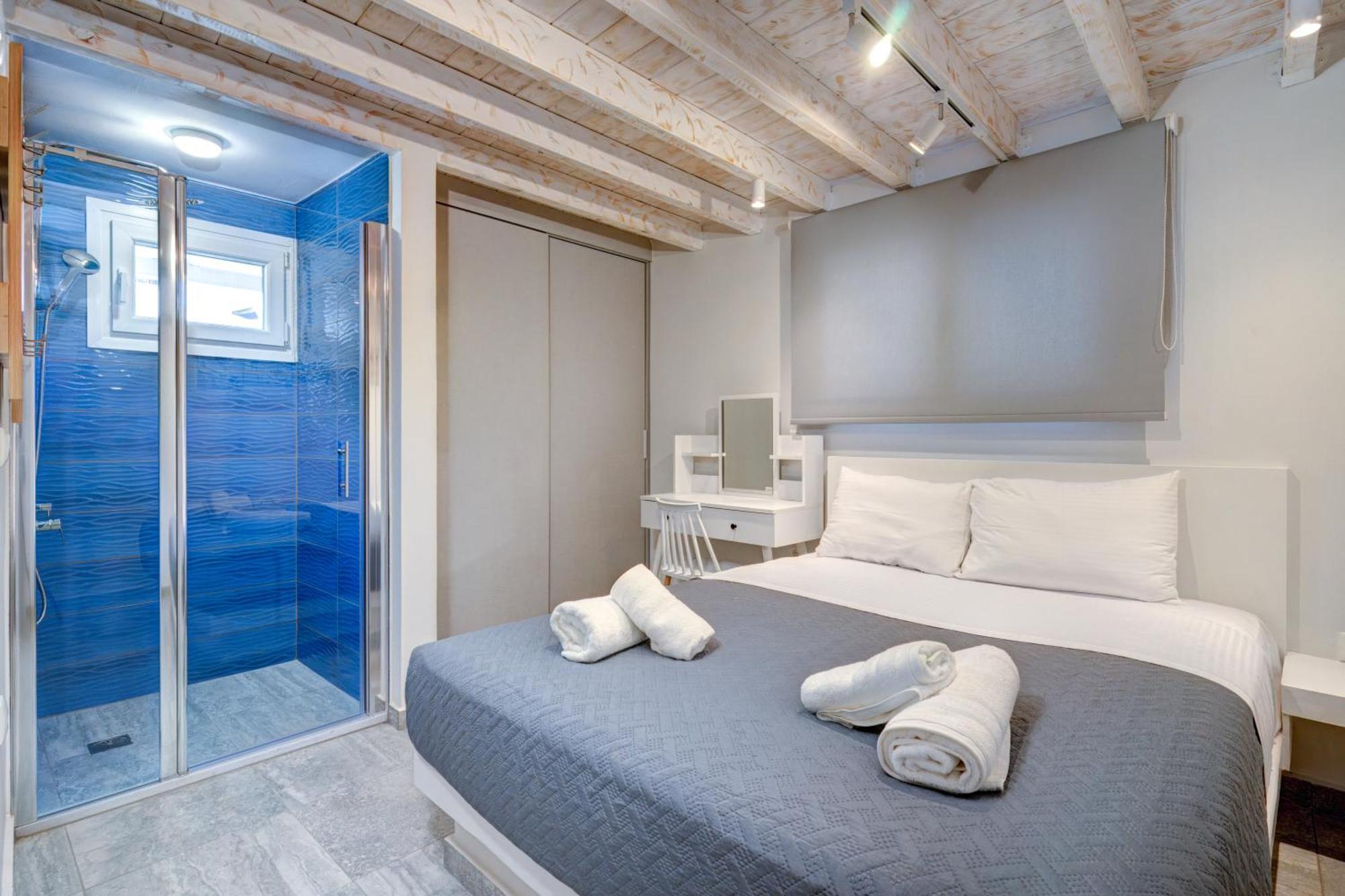 Molos Beachfront Apartments In Diakopto Esterno foto
