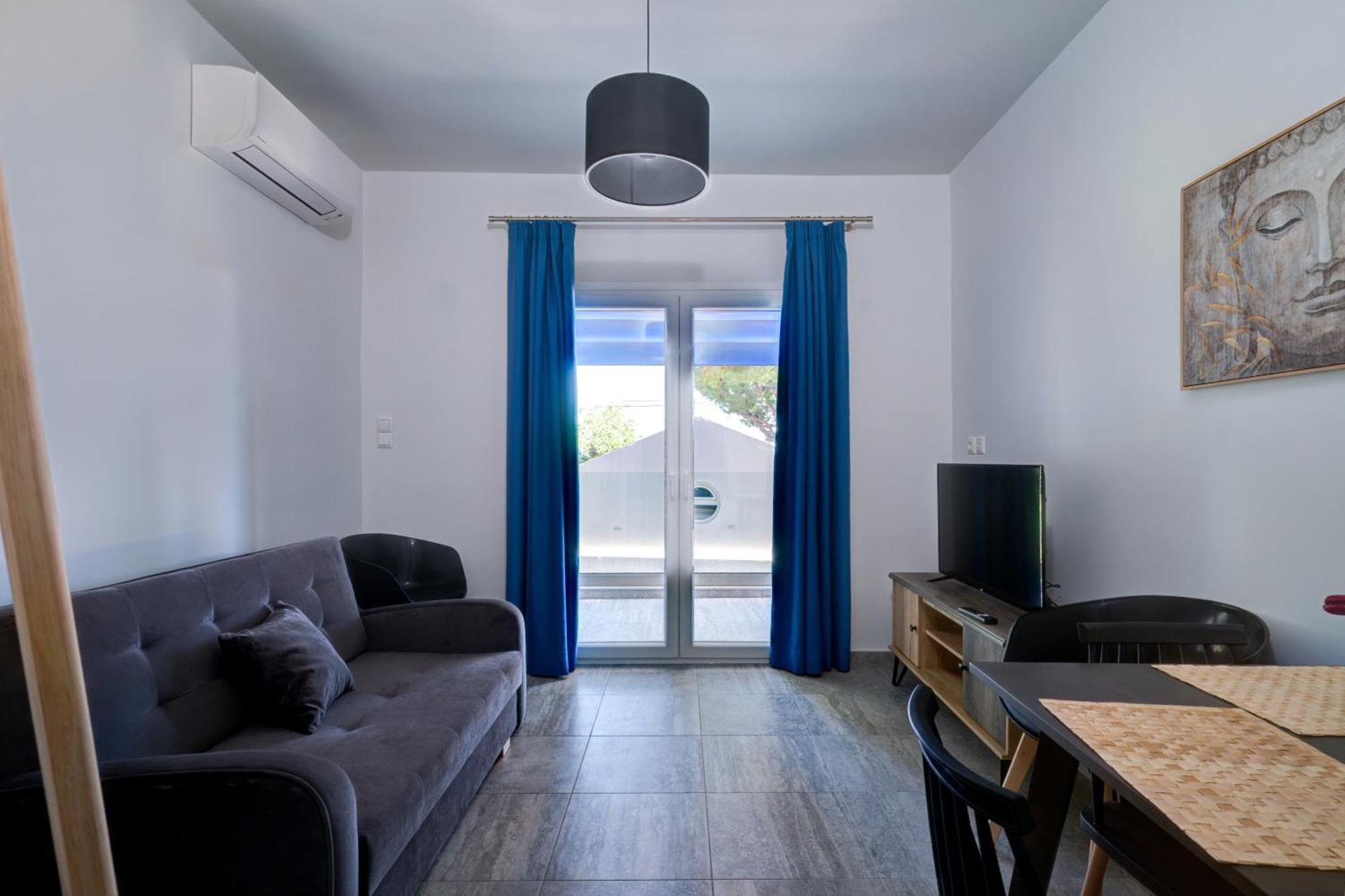 Molos Beachfront Apartments In Diakopto Esterno foto