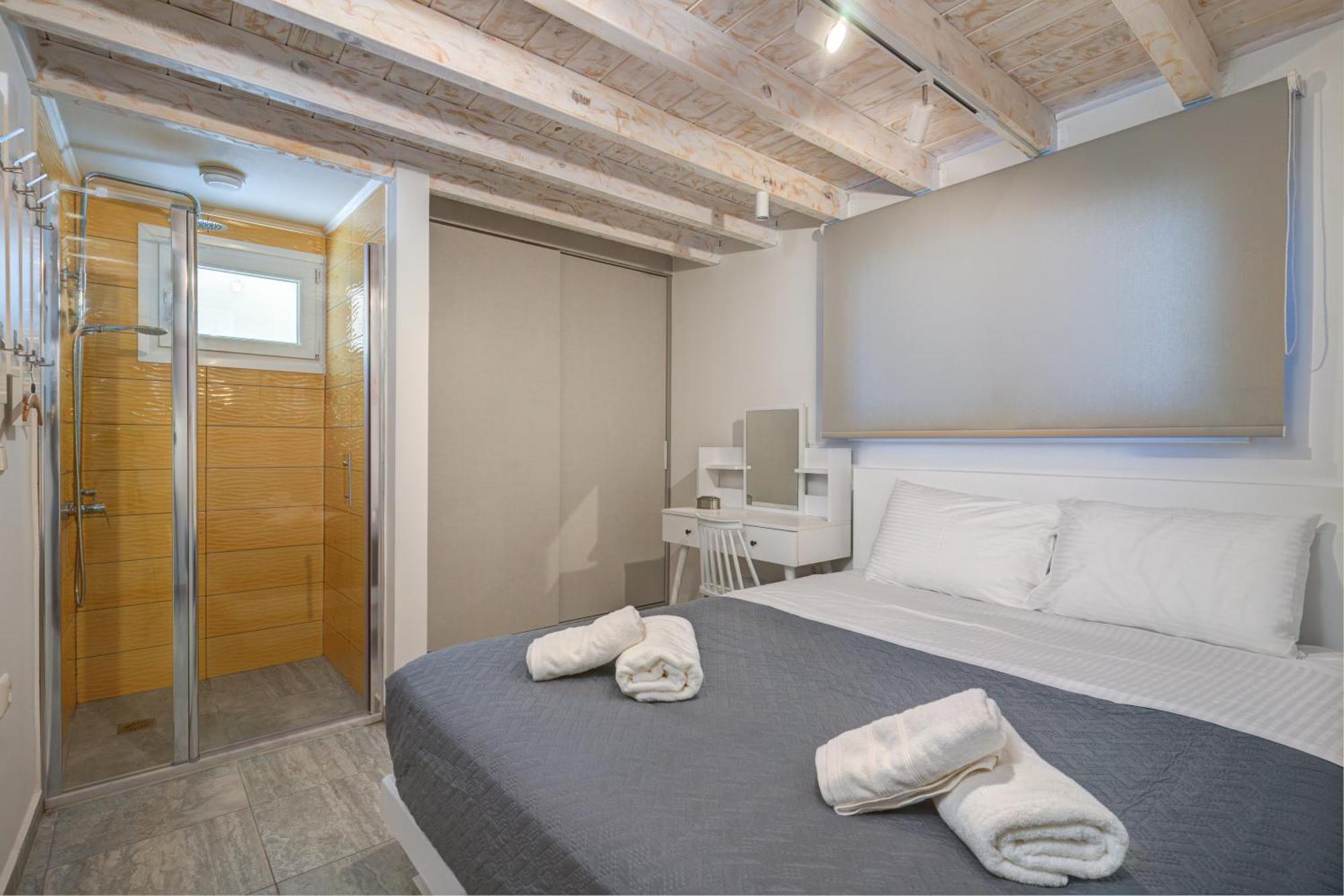 Molos Beachfront Apartments In Diakopto Esterno foto