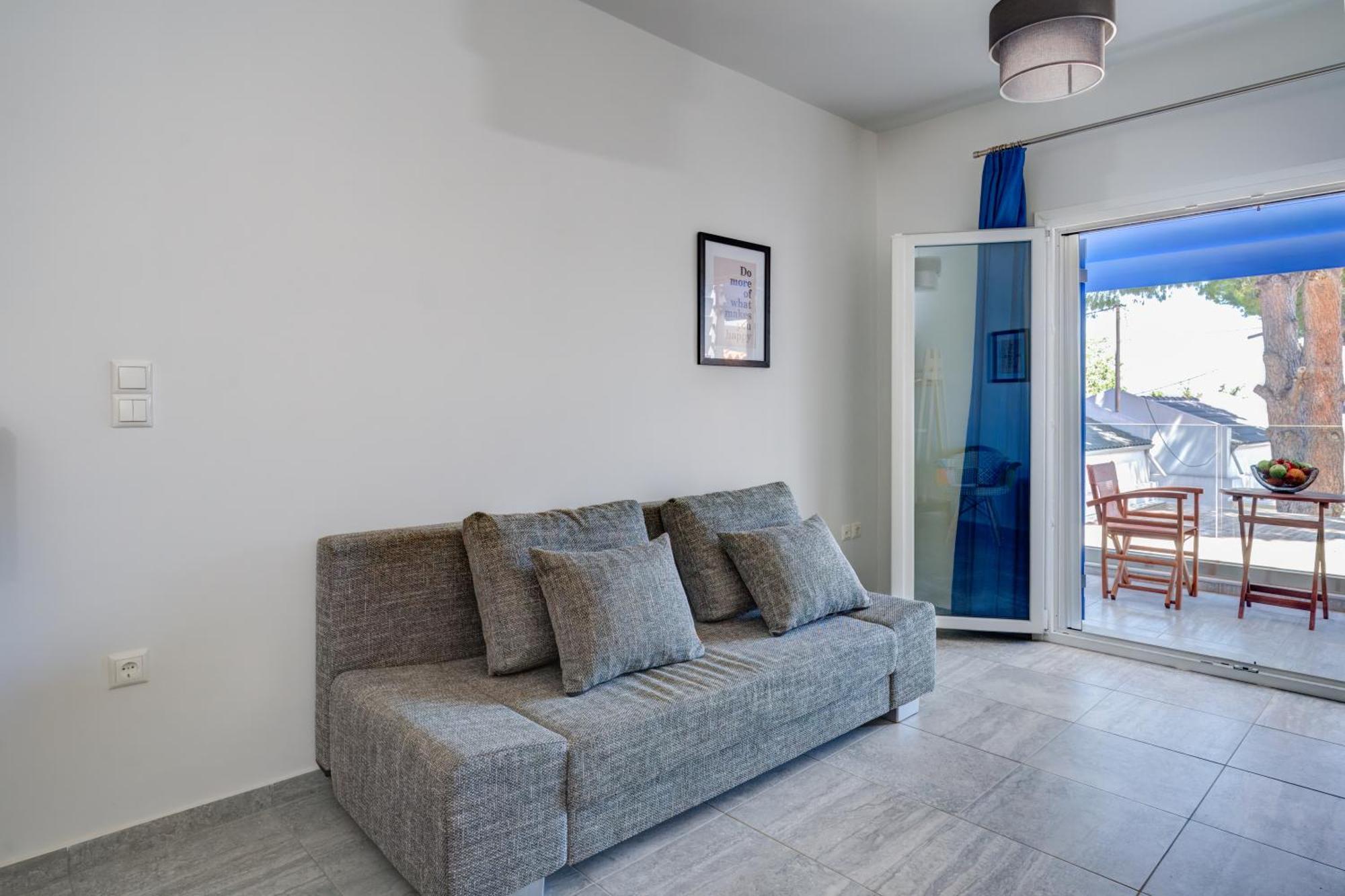 Molos Beachfront Apartments In Diakopto Esterno foto
