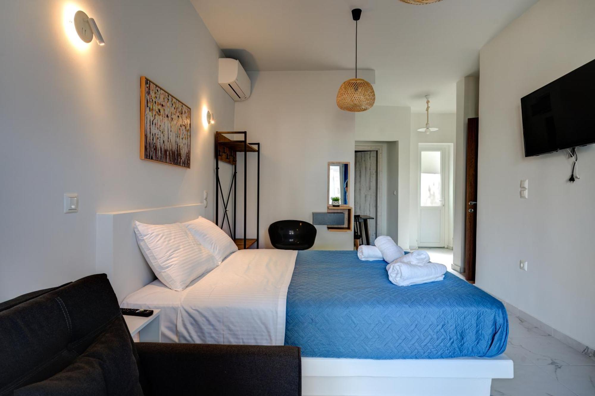 Molos Beachfront Apartments In Diakopto Esterno foto